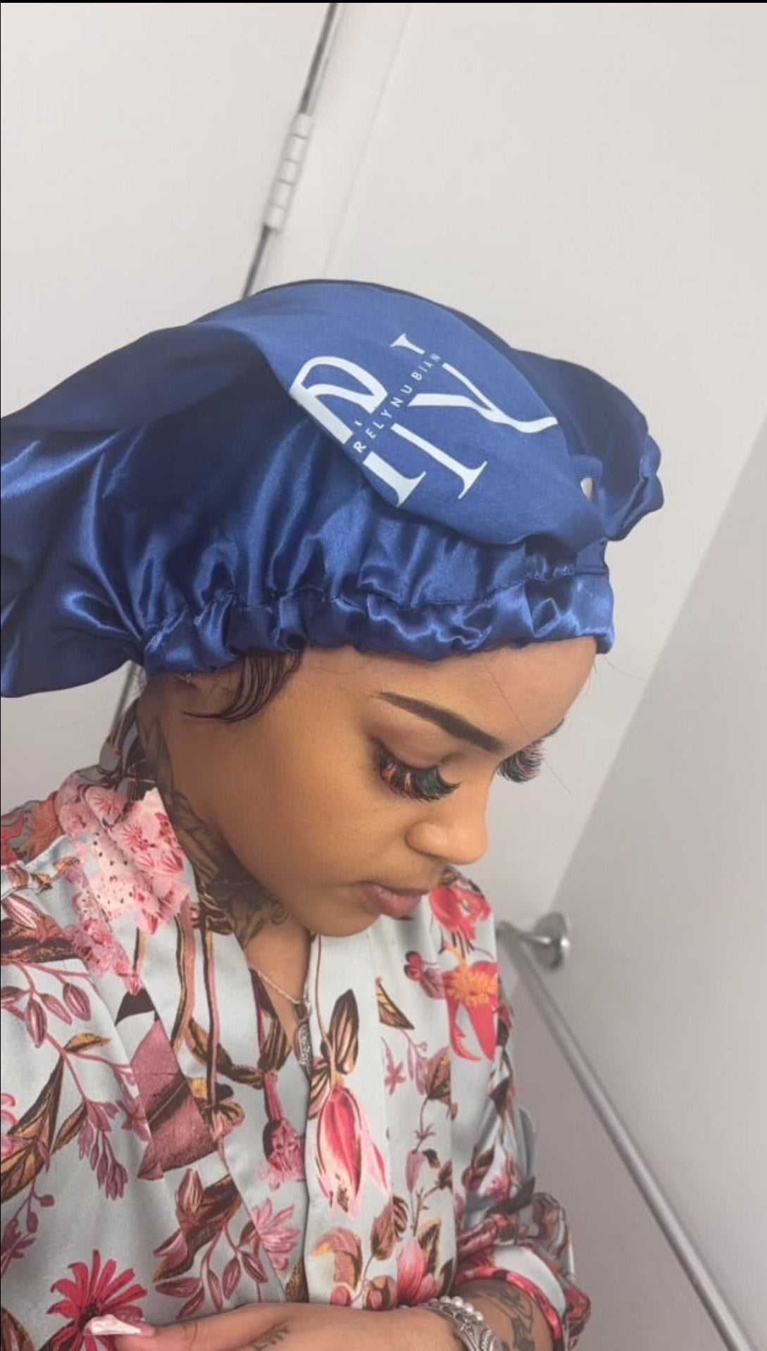 Noir Arvani Satin Bonnets