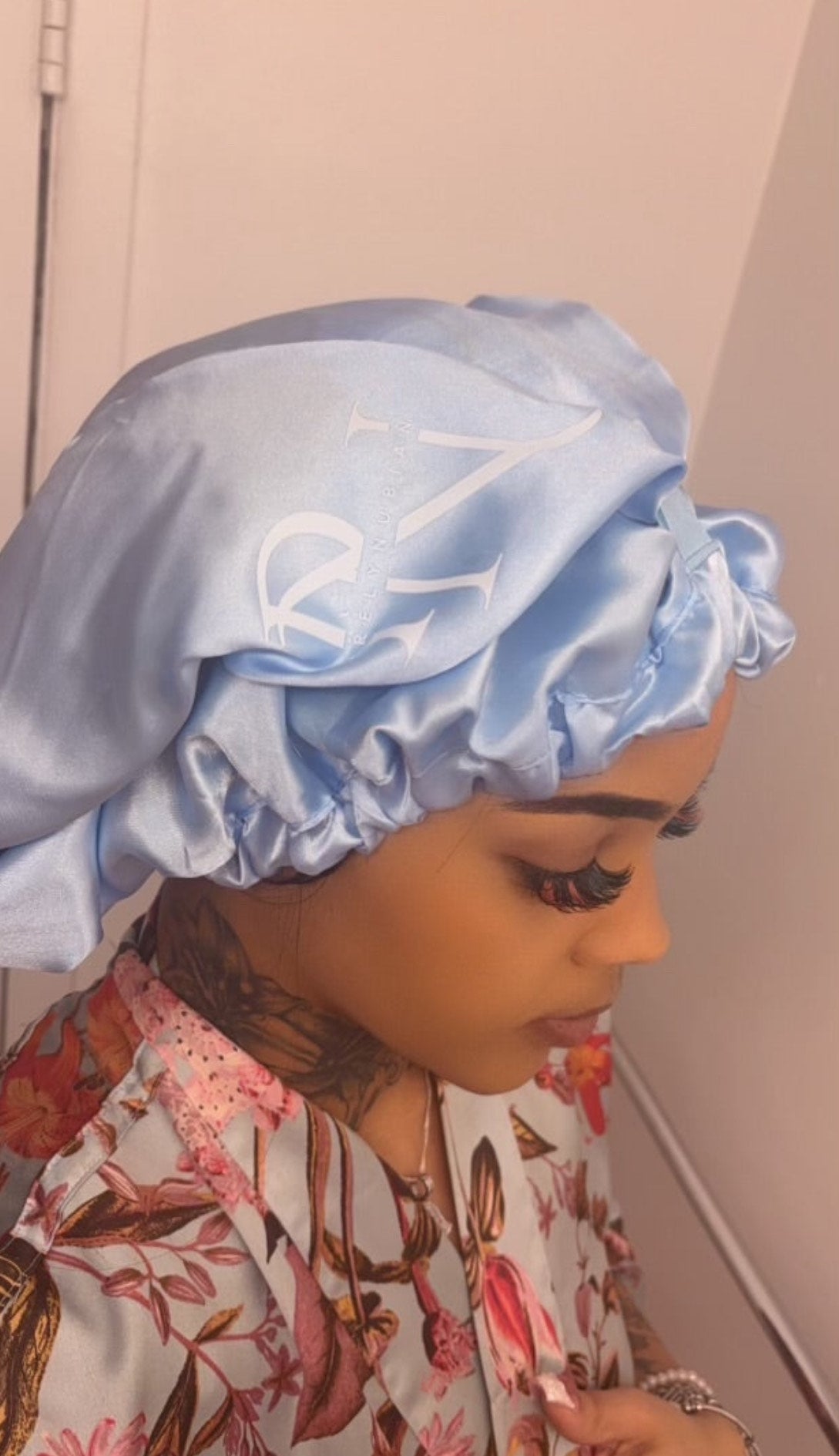 Noir Arvani Satin Bonnets