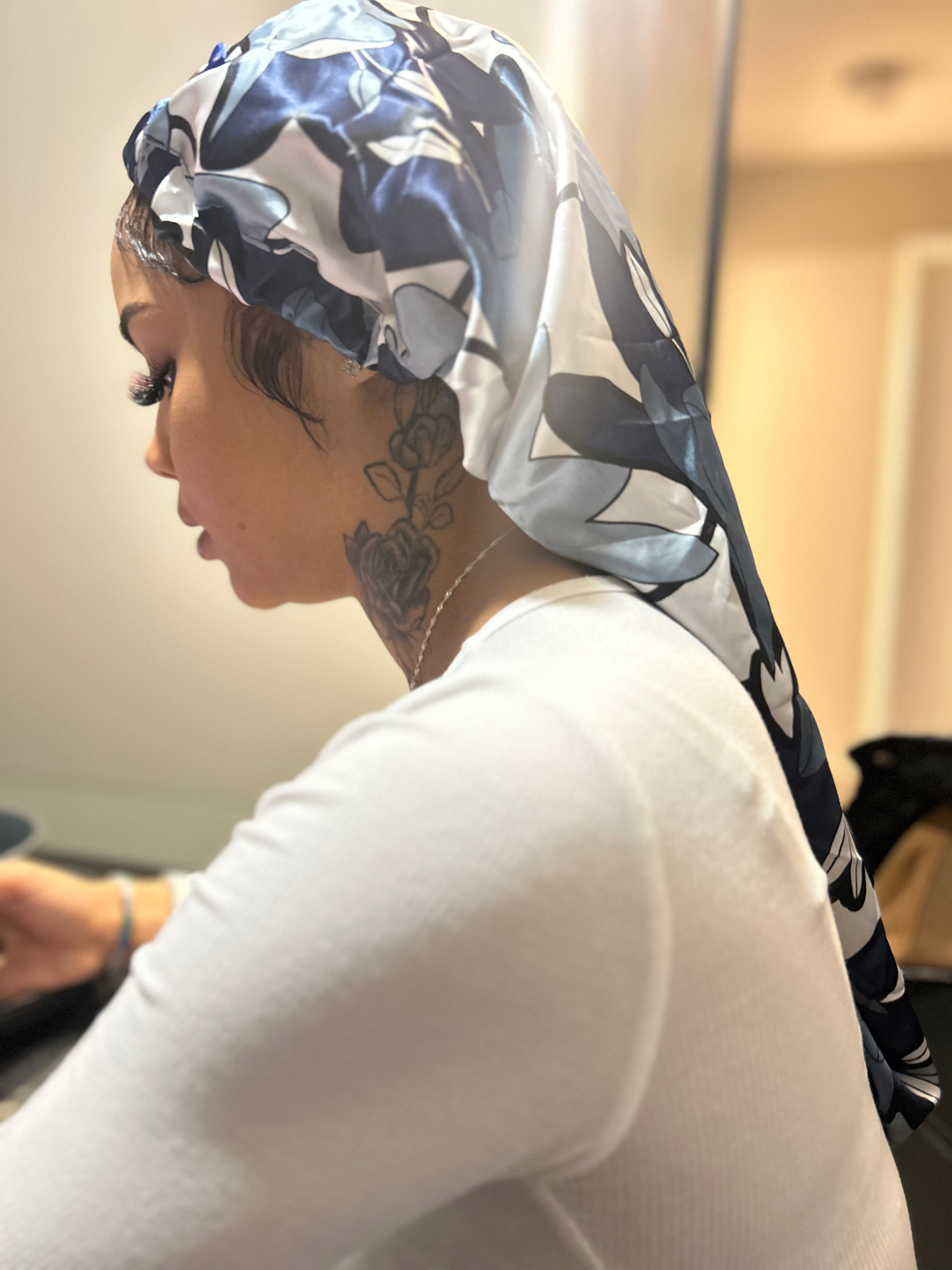 Noir Arvani Heaven Satin Bonnet